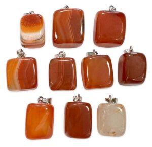 PENDENTIF EN CORNALINE PIERRE ROULEE